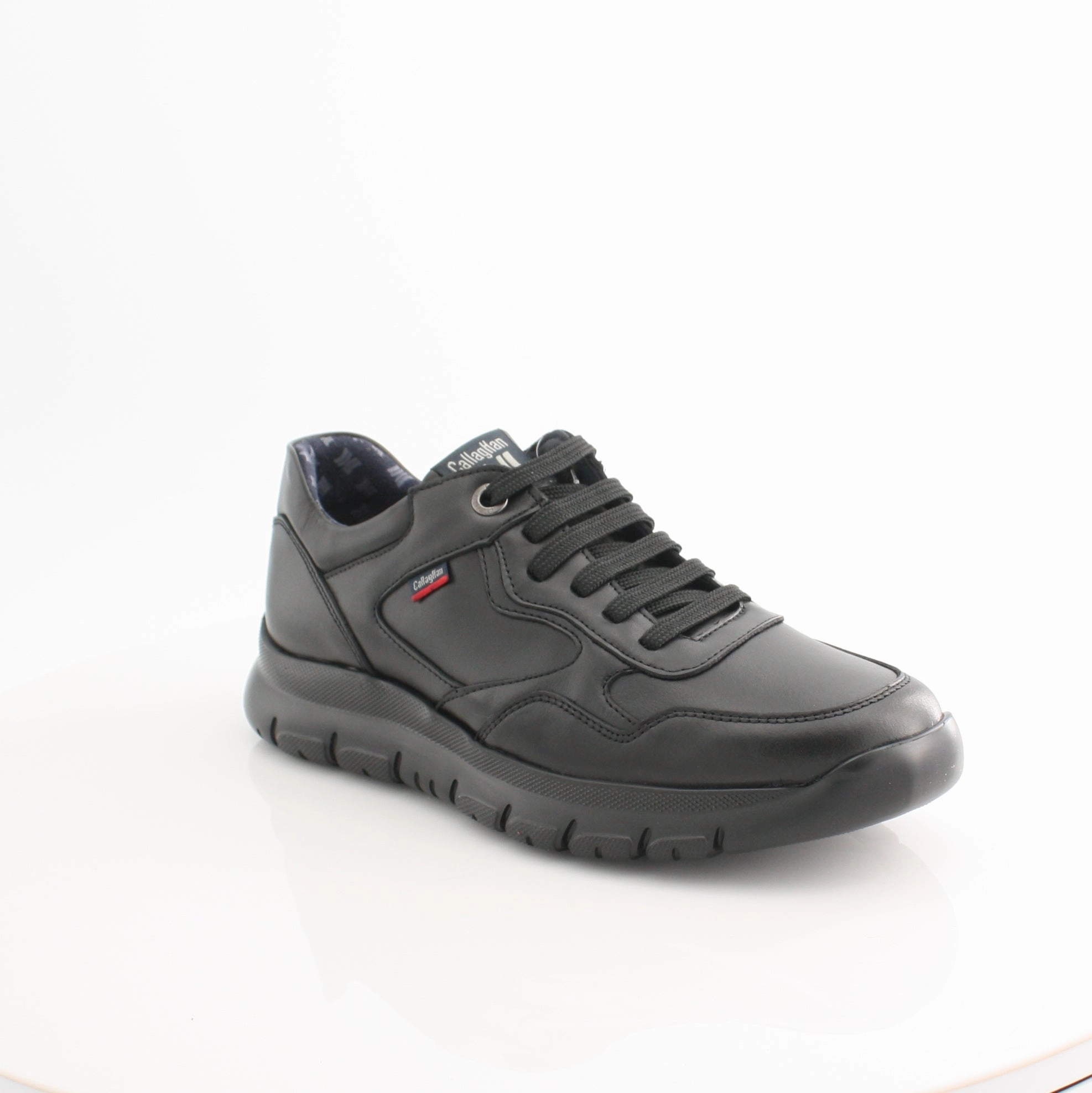 52004 Callaghan 22 Rugged Sole Classic Sneakers