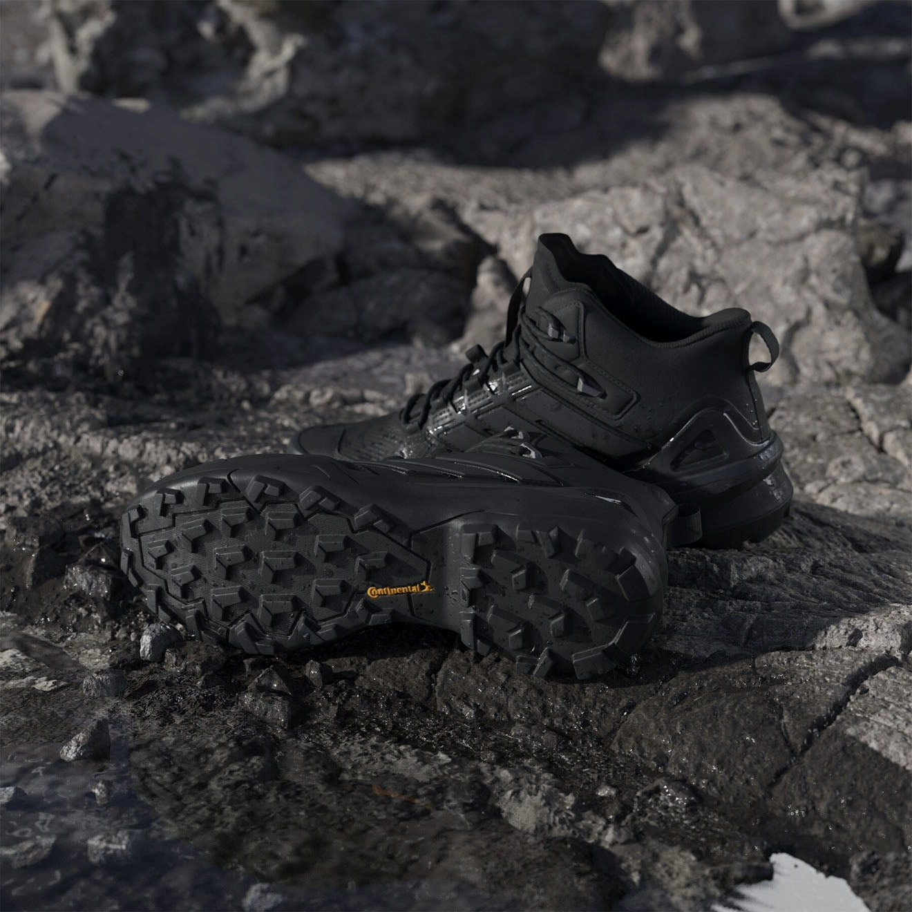 Adidas Terrex  Hiking Boots Skychaser Mid Black Urban Comfort Shoes