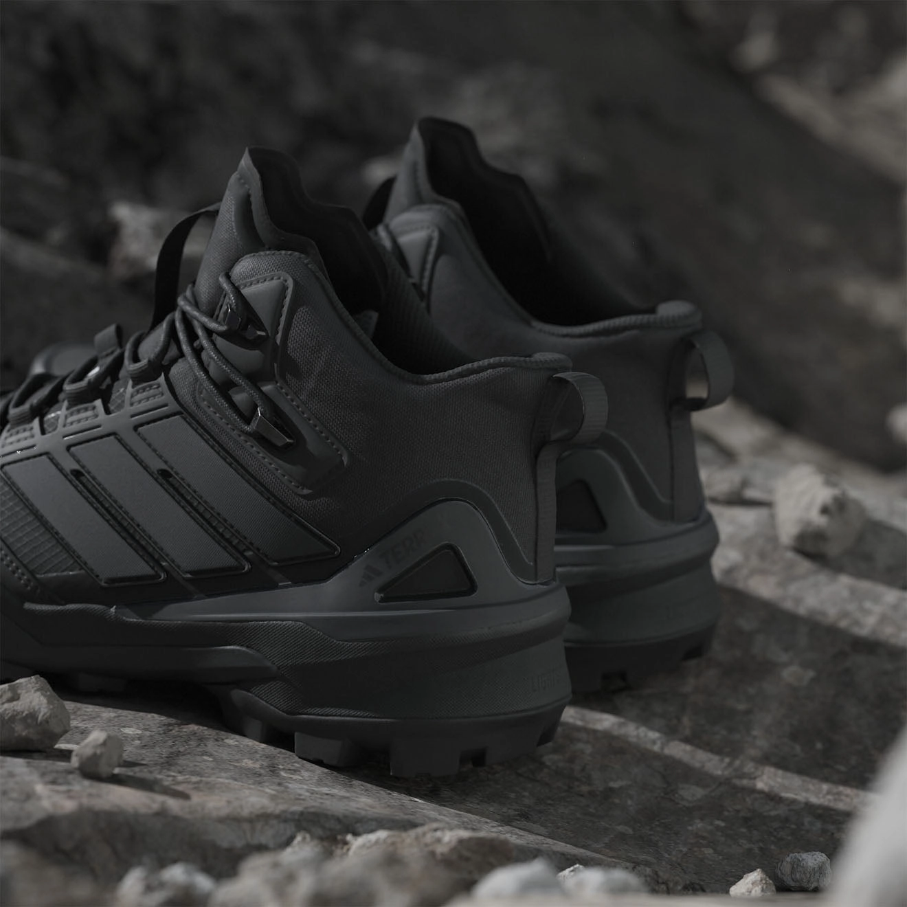 Comfort Sole Adidas Terrex  Hiking Boots Skychaser Mid Black