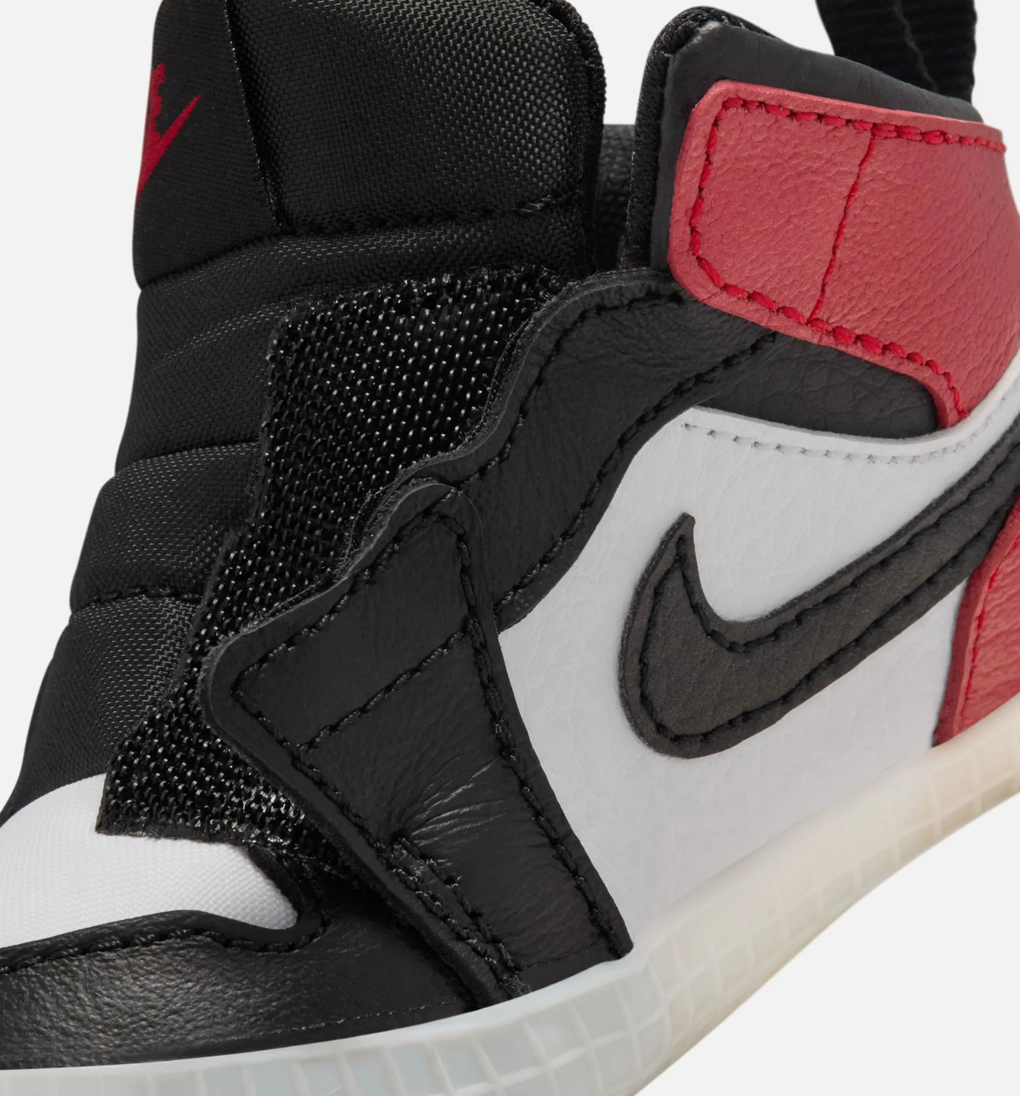 Easy On Off Air Jordan 1 Retro High Og Black Toe Infant Crib Lifestyle Shoe - White/Black/Varsity Red/Sail