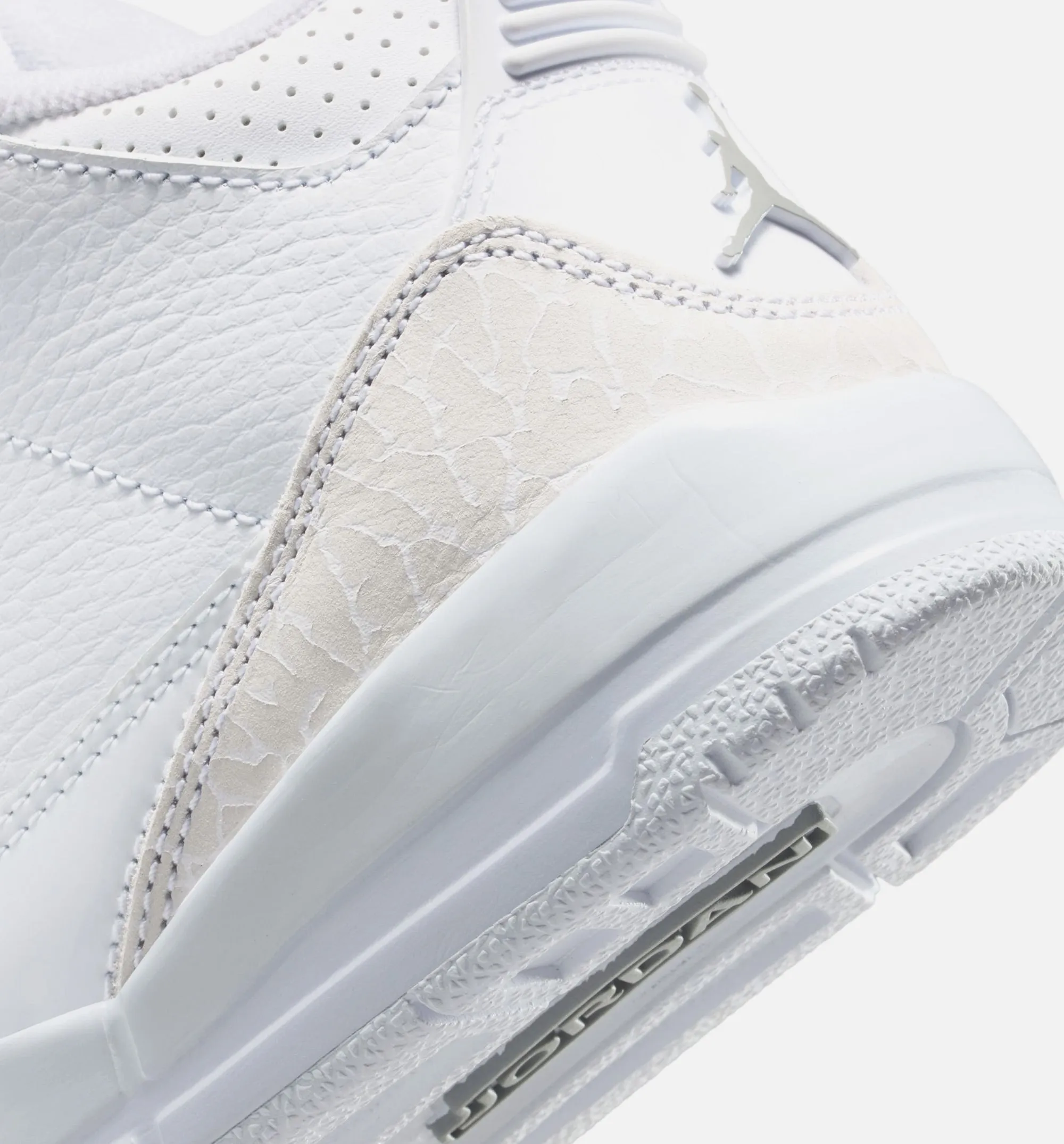 Air Jordan 3 Retro White And Silver Preschool Lifestyle Shoe - White/Metallic Silver Free Shipping Eco Friendly