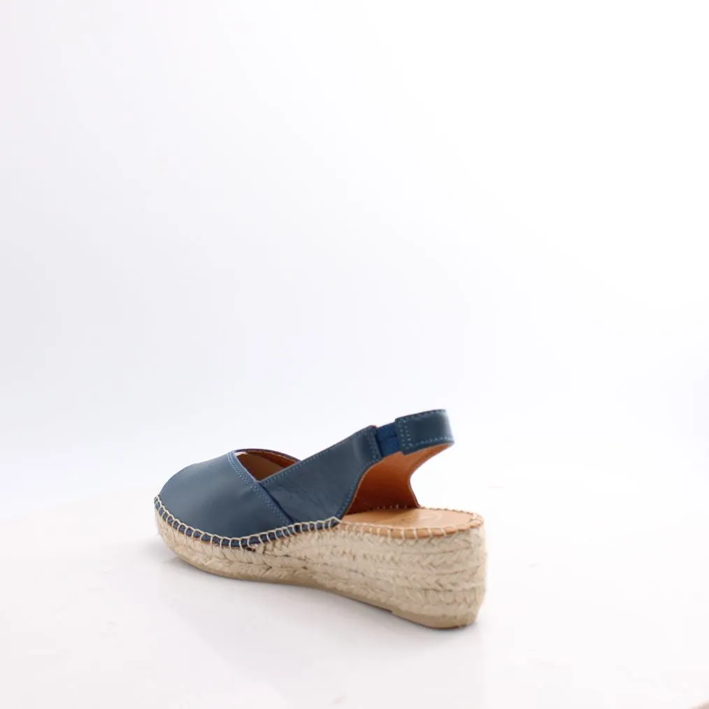 Bernia Toni Pons Sandals Casual Footwear