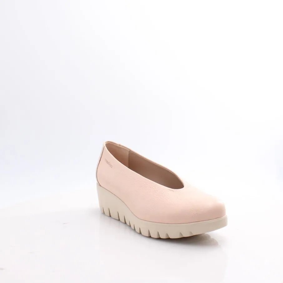 C-33100 Wonders Shoes Classic Footwear