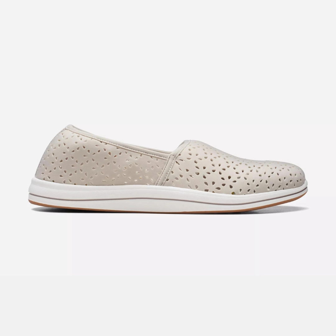Clarks Women'S Breeze Emily Grippy Soles