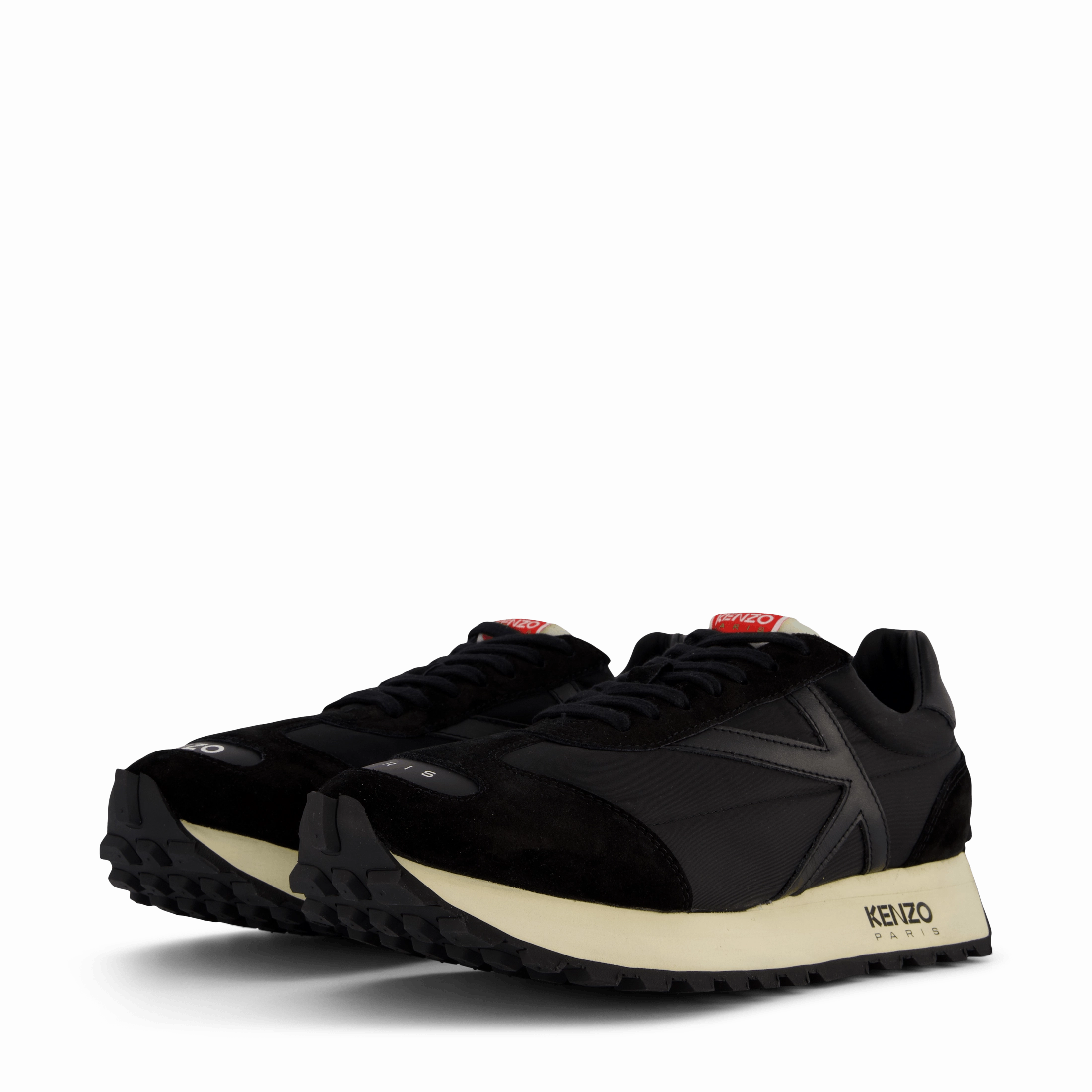 Ergonomic Sole Low Top Sneaker Black