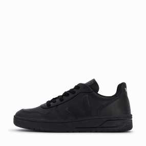 V-10 Cwl Black_Black-Sole Black Black-Sole Smart Casual Footwear Versatile Style