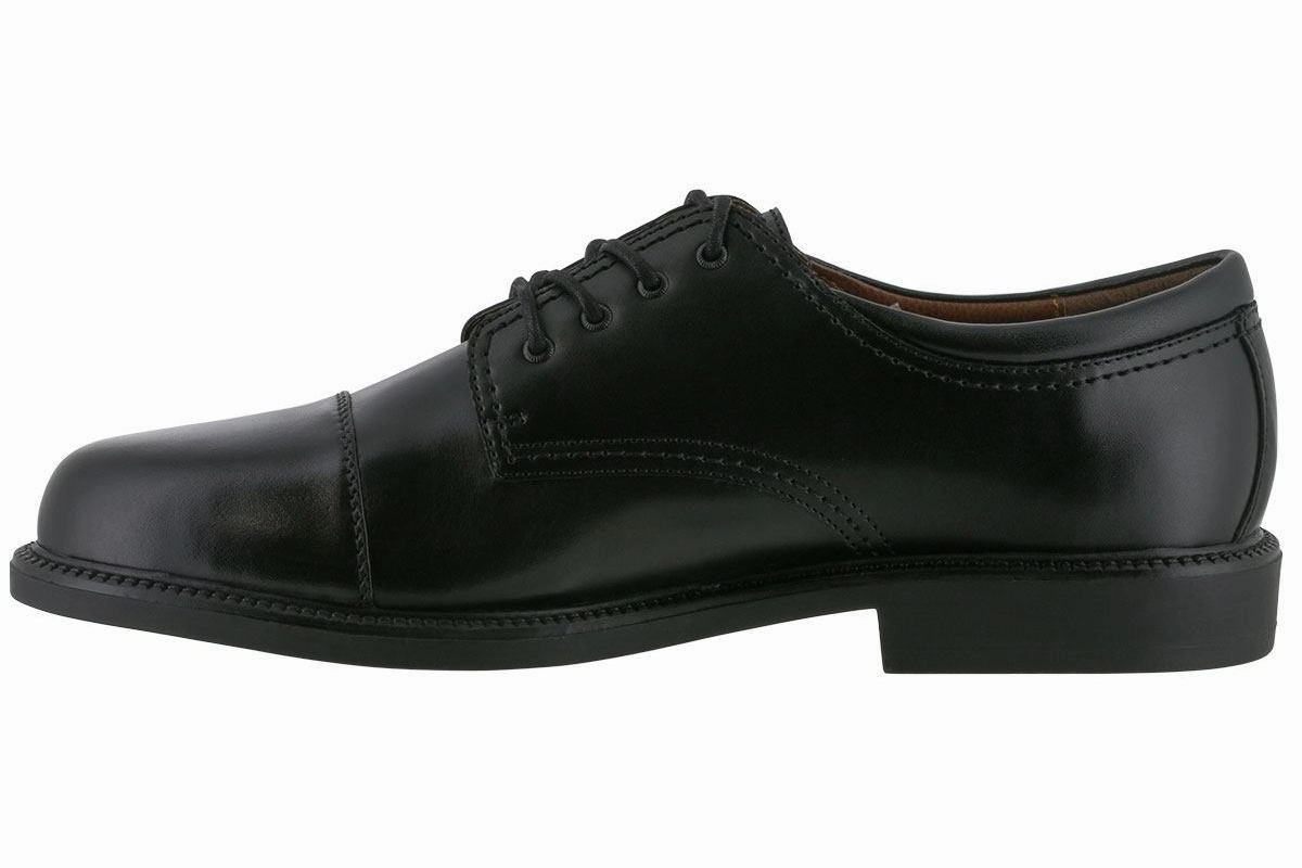Chic Footwear Minimalist Dockers Gordon Cap Toe Oxford Black