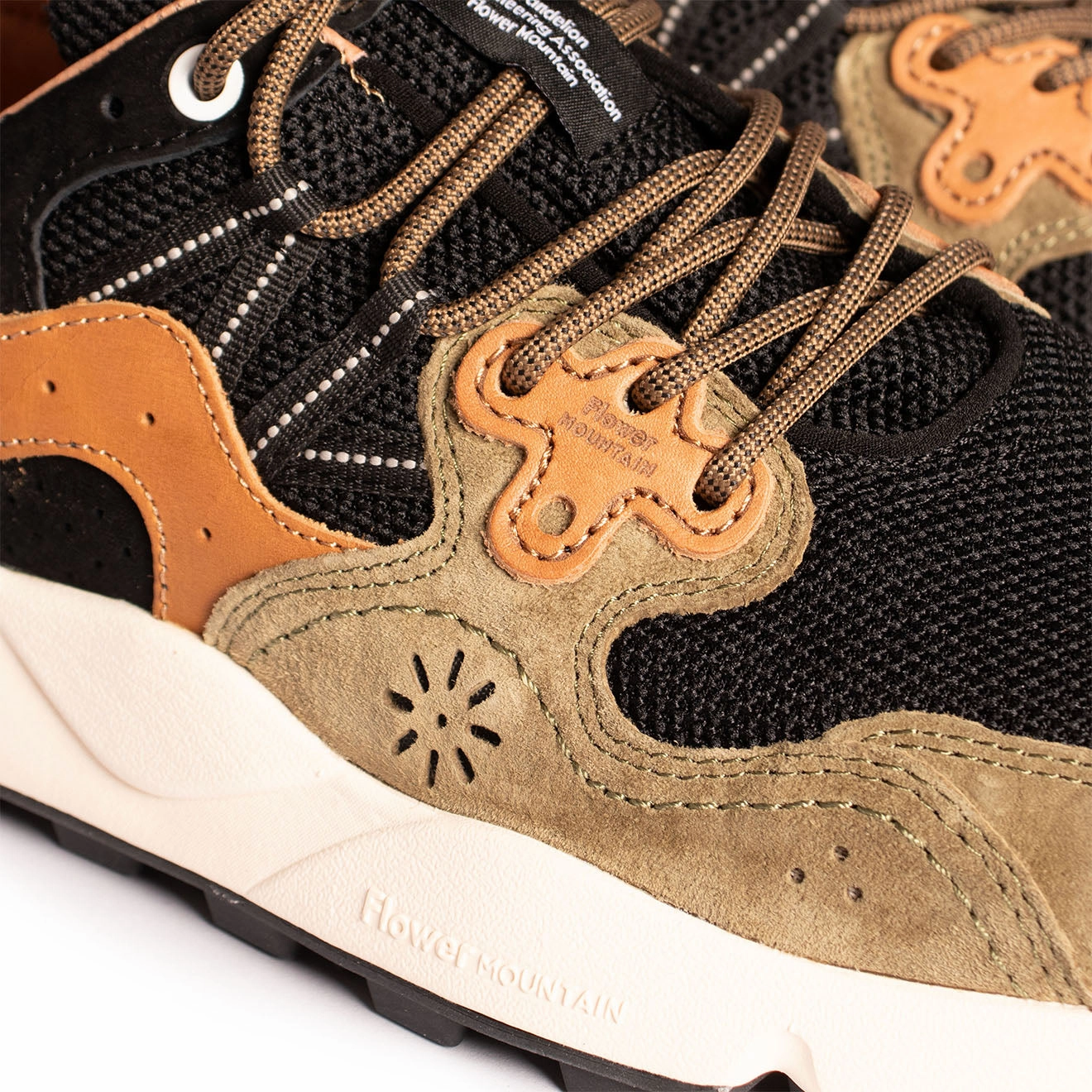Supportive Flower Mountain Yamano 3 Military / Black