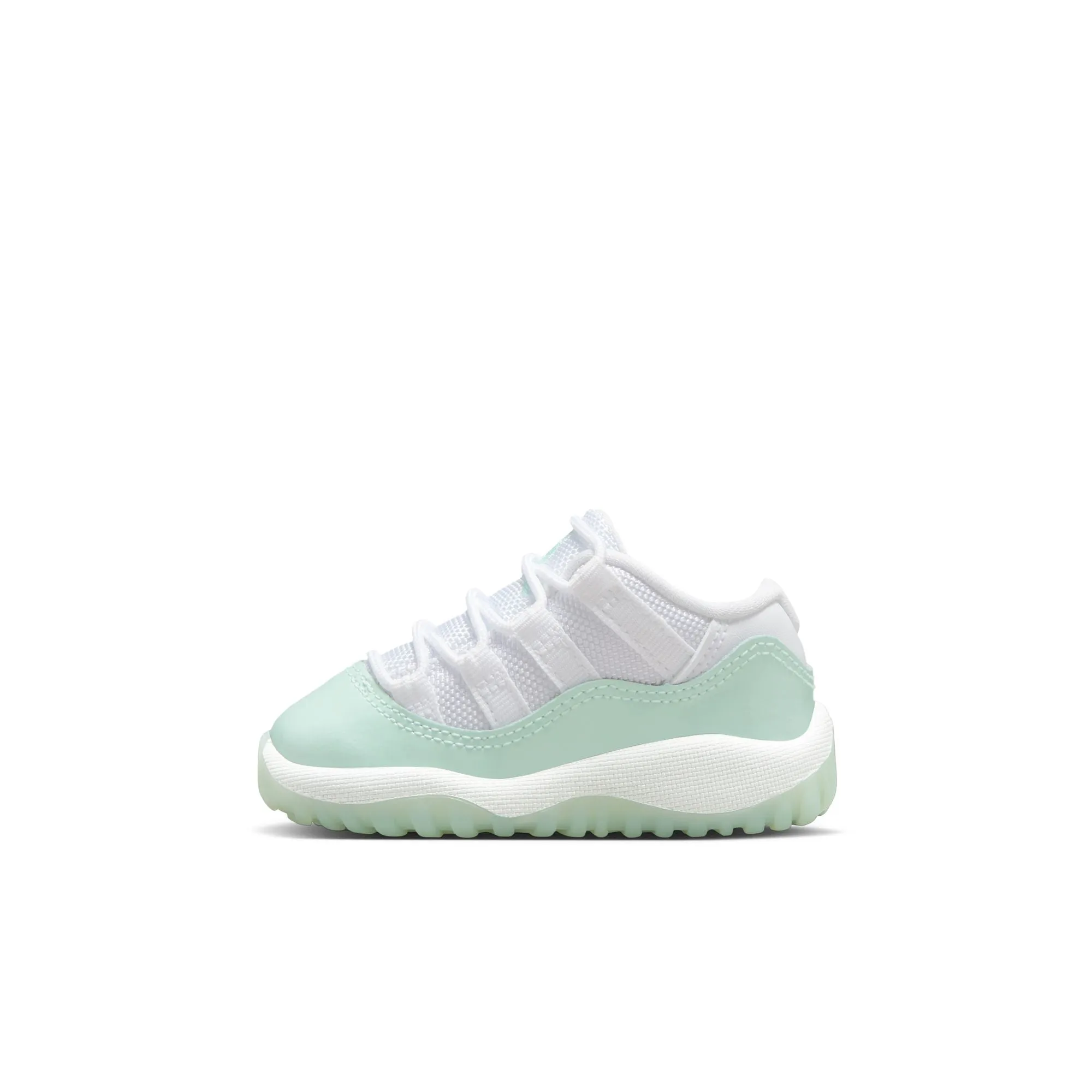 Y Jordan 11 Retro Low "Igloo" 645107-103 Arch Support