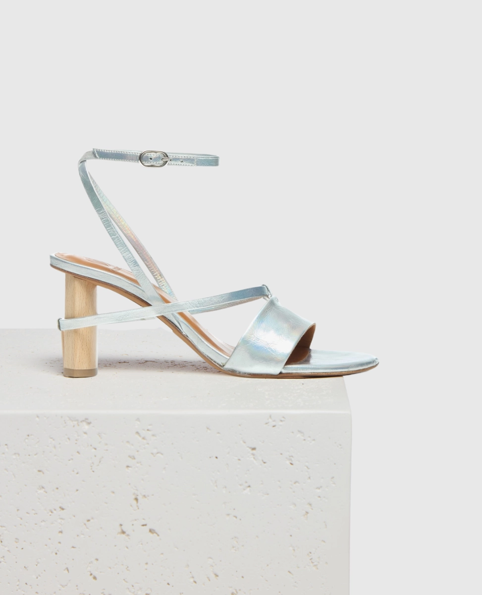 Functional Footwear Odor Control Gravity Heel