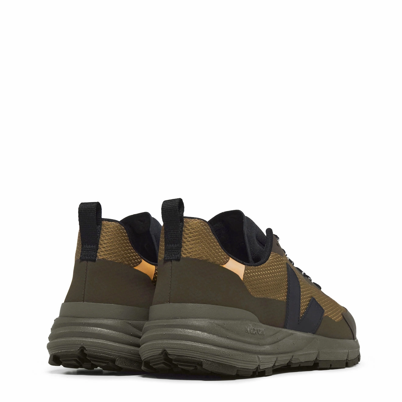 Daylong Comfort Odor Control Veja Dekkan Alveomesh Trainer Tent Black Ouro