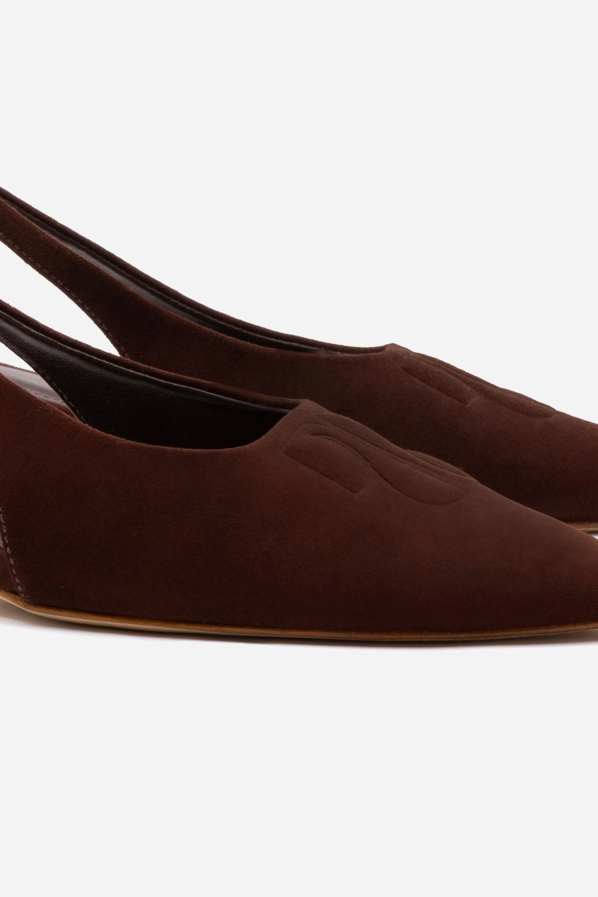 Relaxed Fit Footwear Kaitlan Ll Low Pump In Brown Suede