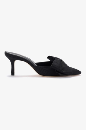 Shock Absorbing Odor Resistant Mini Elle Pump In Black Fabric