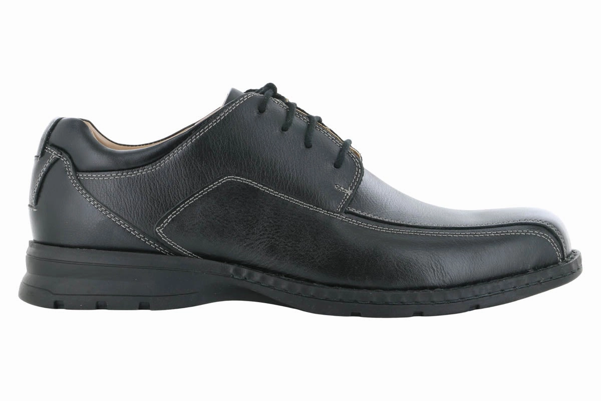 Pain Relief Dockers Trustee Oxford Black