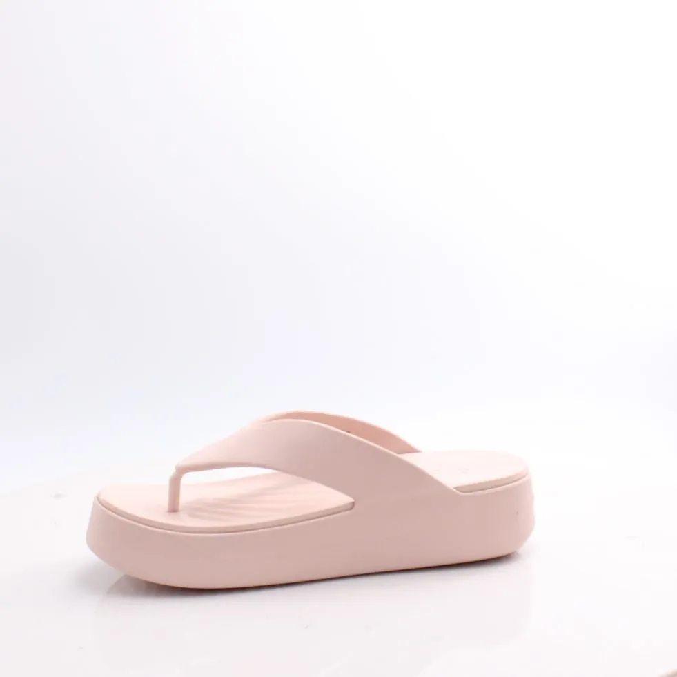 Lightweight Getaway Platform Flip Crocs