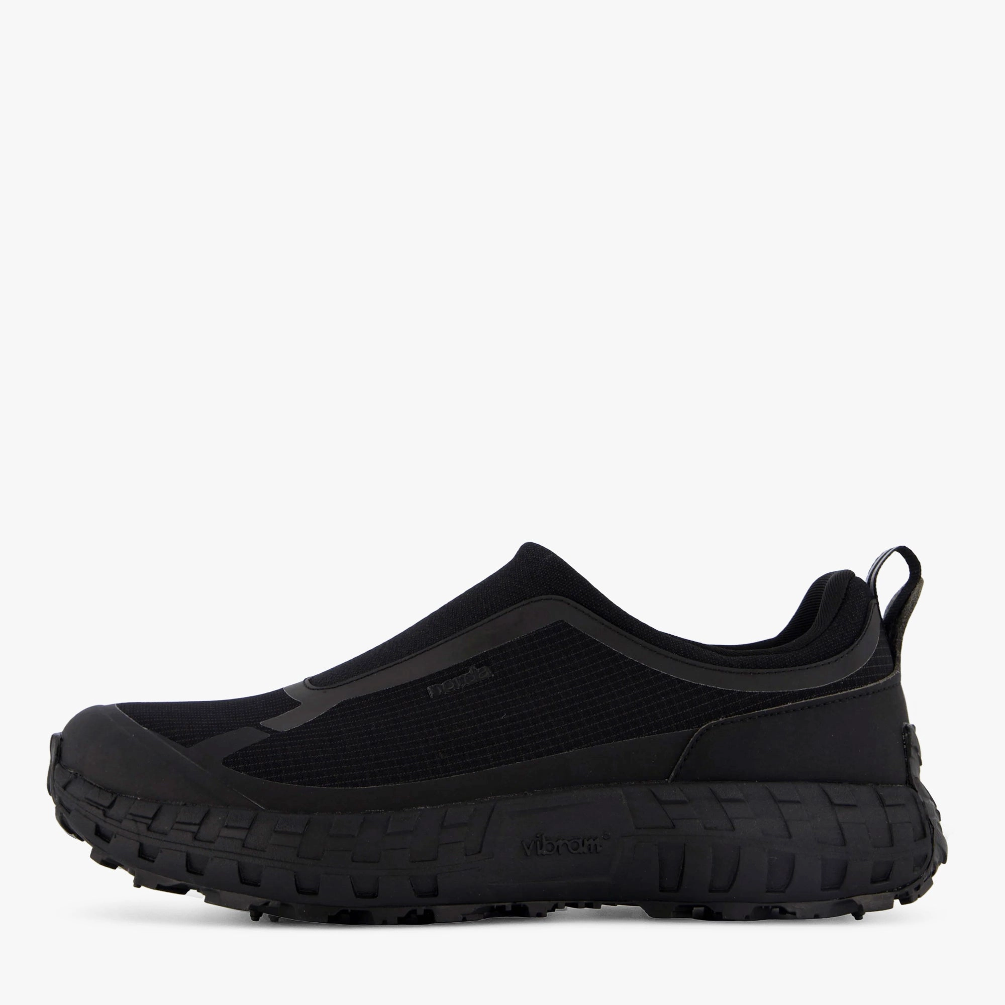 Norda 003 Pitch Black Durable Comfort Technology