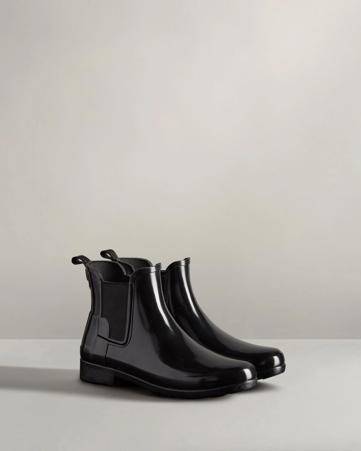 Hunter Women'S Refined Gloss Slim Fit Chelsea Boot Black Wfs2201Rgl Blk Grippy Soles
