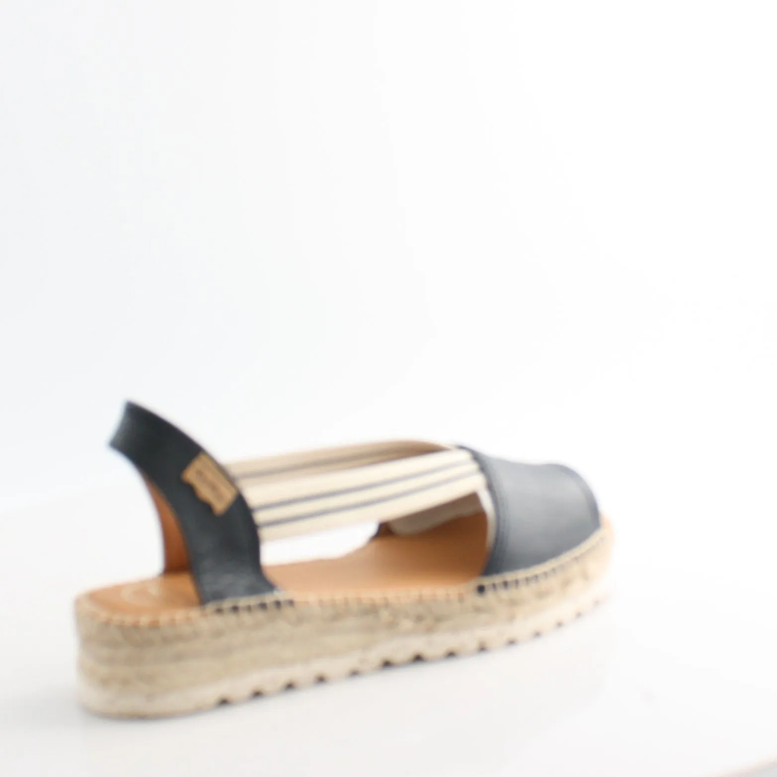 Estel Toni Pons Sandals Walking Shoes