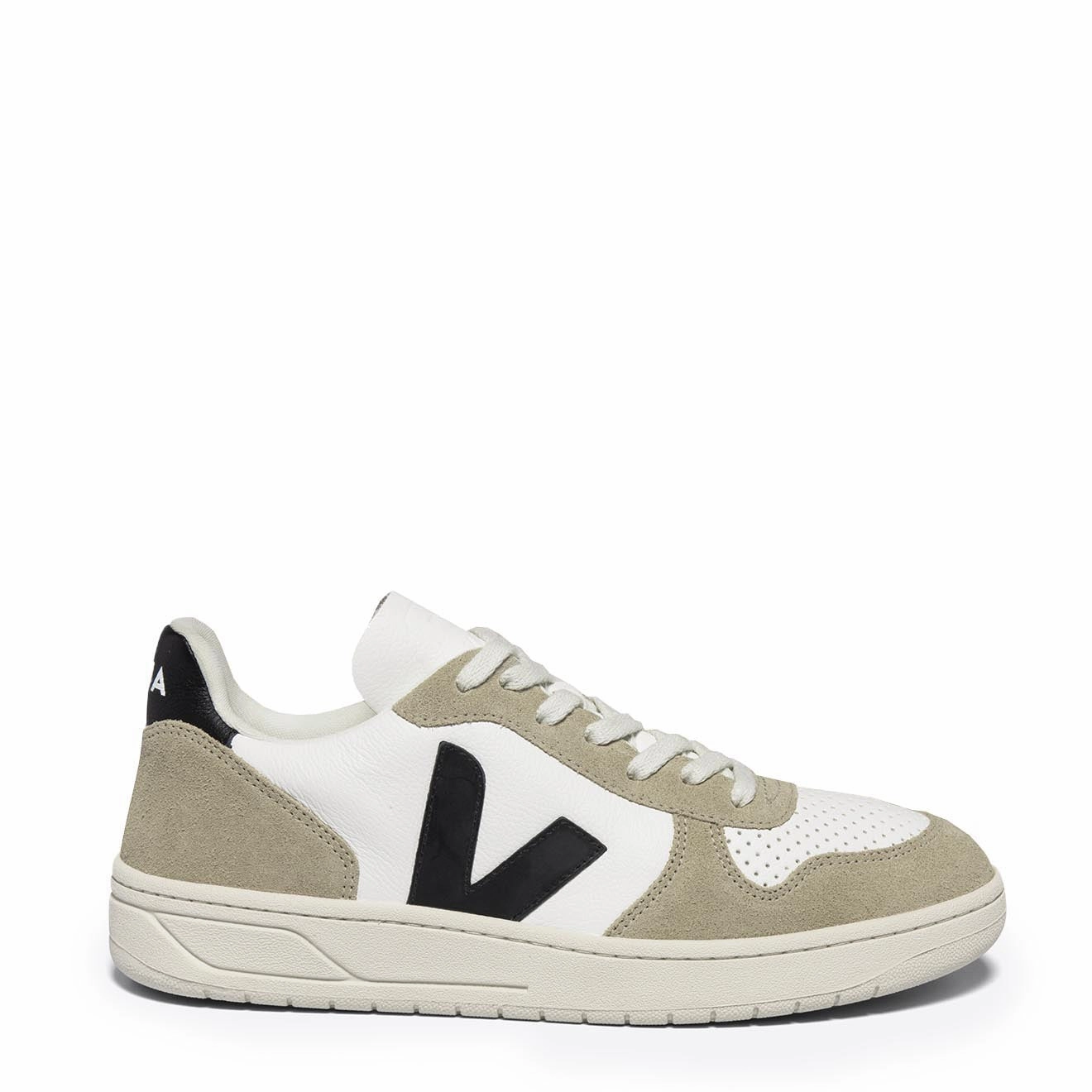 Odor Control Sustainable Veja V-10  Extra White Black Sahara Trainer
